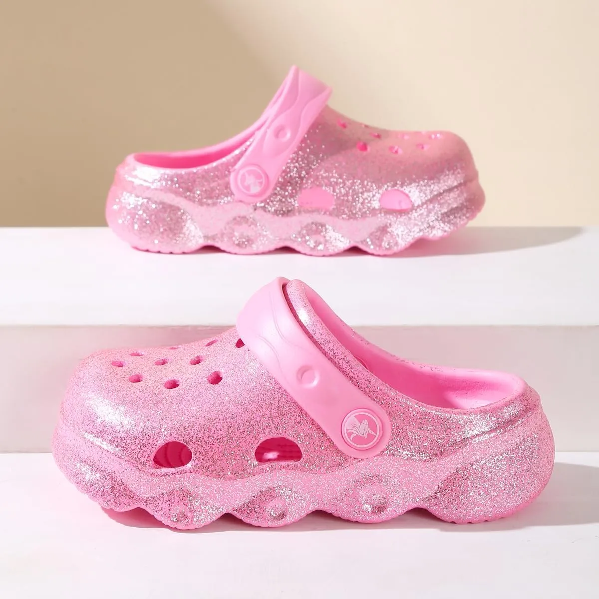 Casual Bright-Colored Clogs for Kid's, Toddlers, Girls, Breathable Lightweight Children's Garden Shoes for Beach Pool, Anti Slip Sandals Clogs, Water Shoes Summer Slides