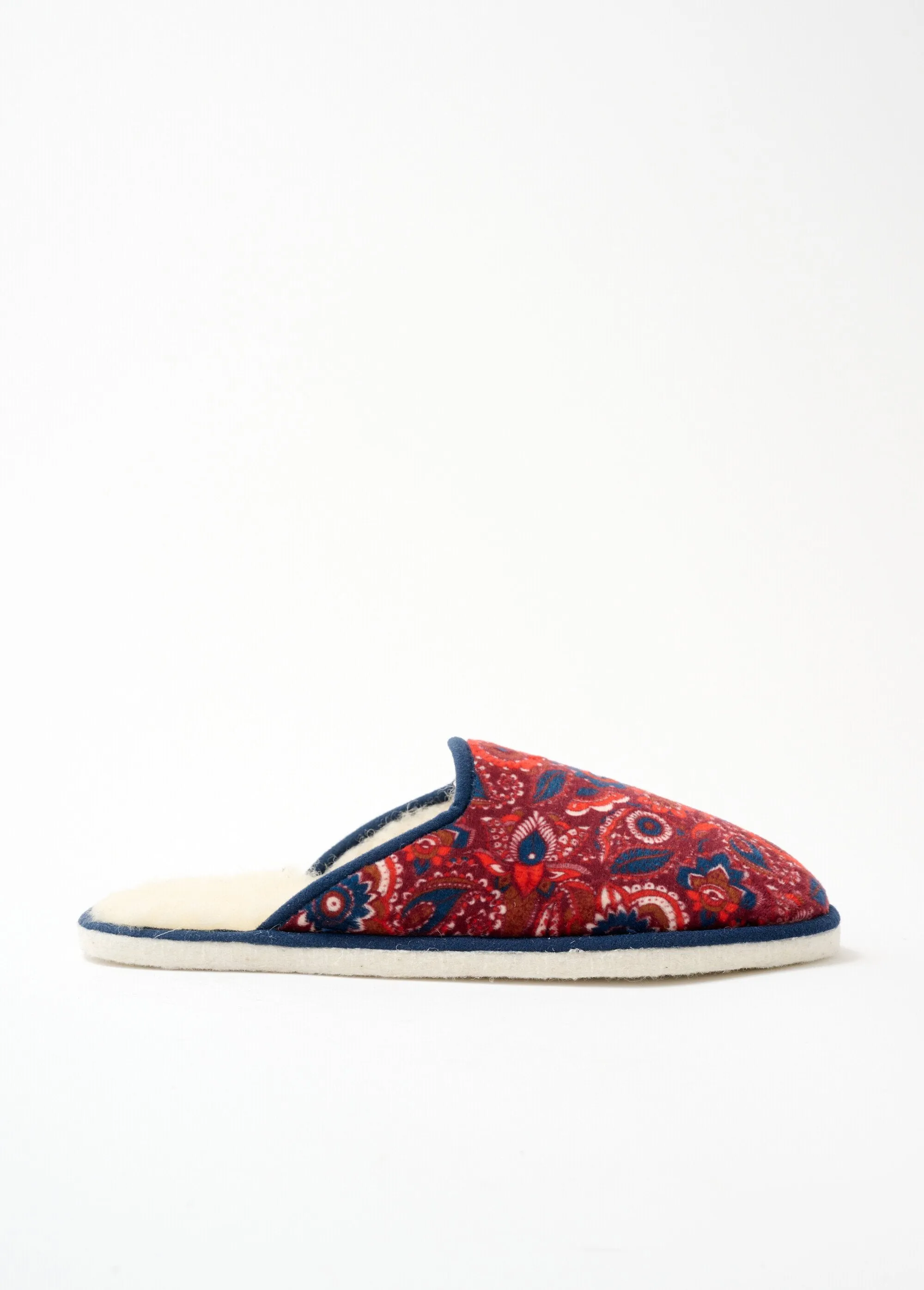 Comfortable width mule slipper with wool lining
