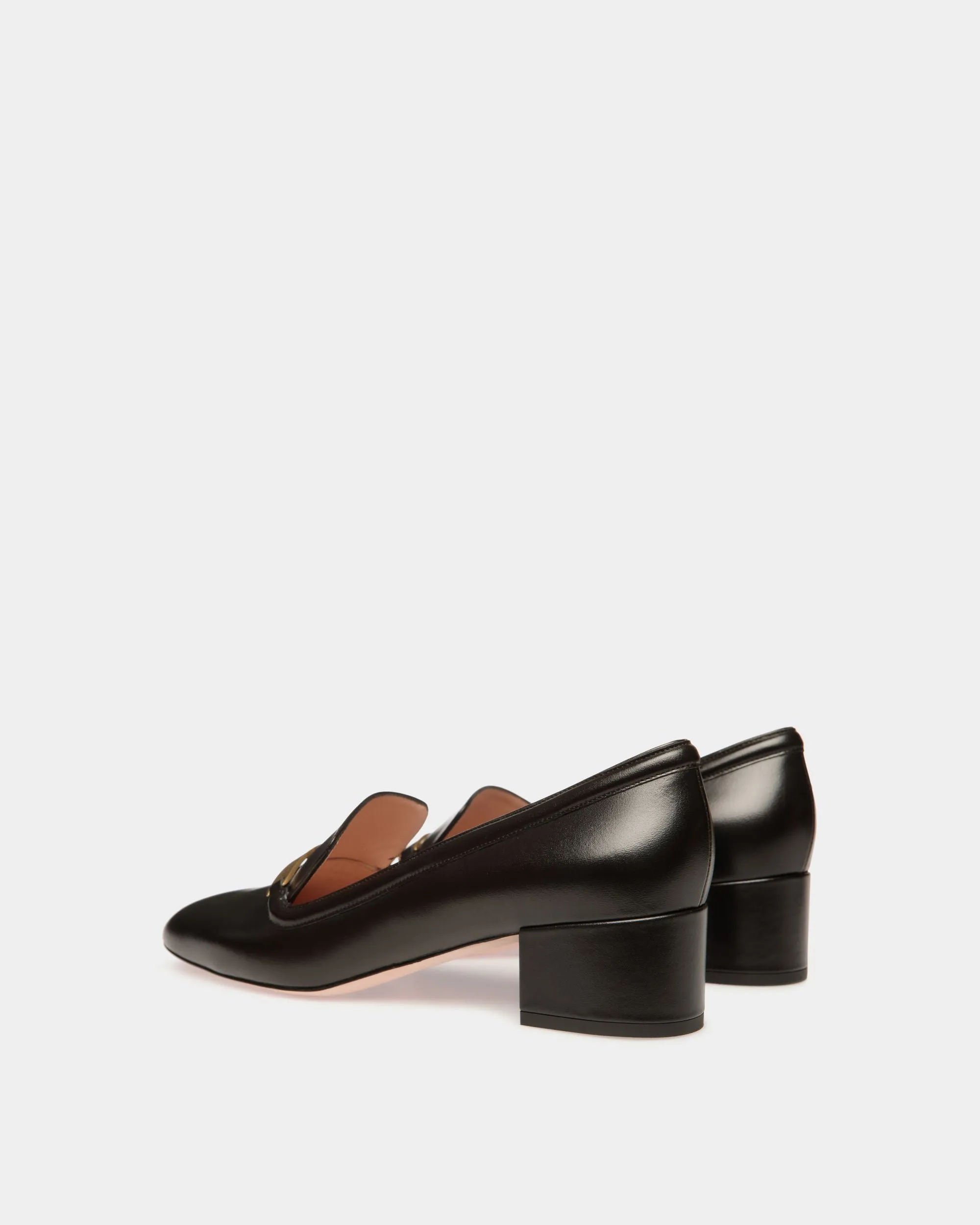 Deco Pump in Black Leather