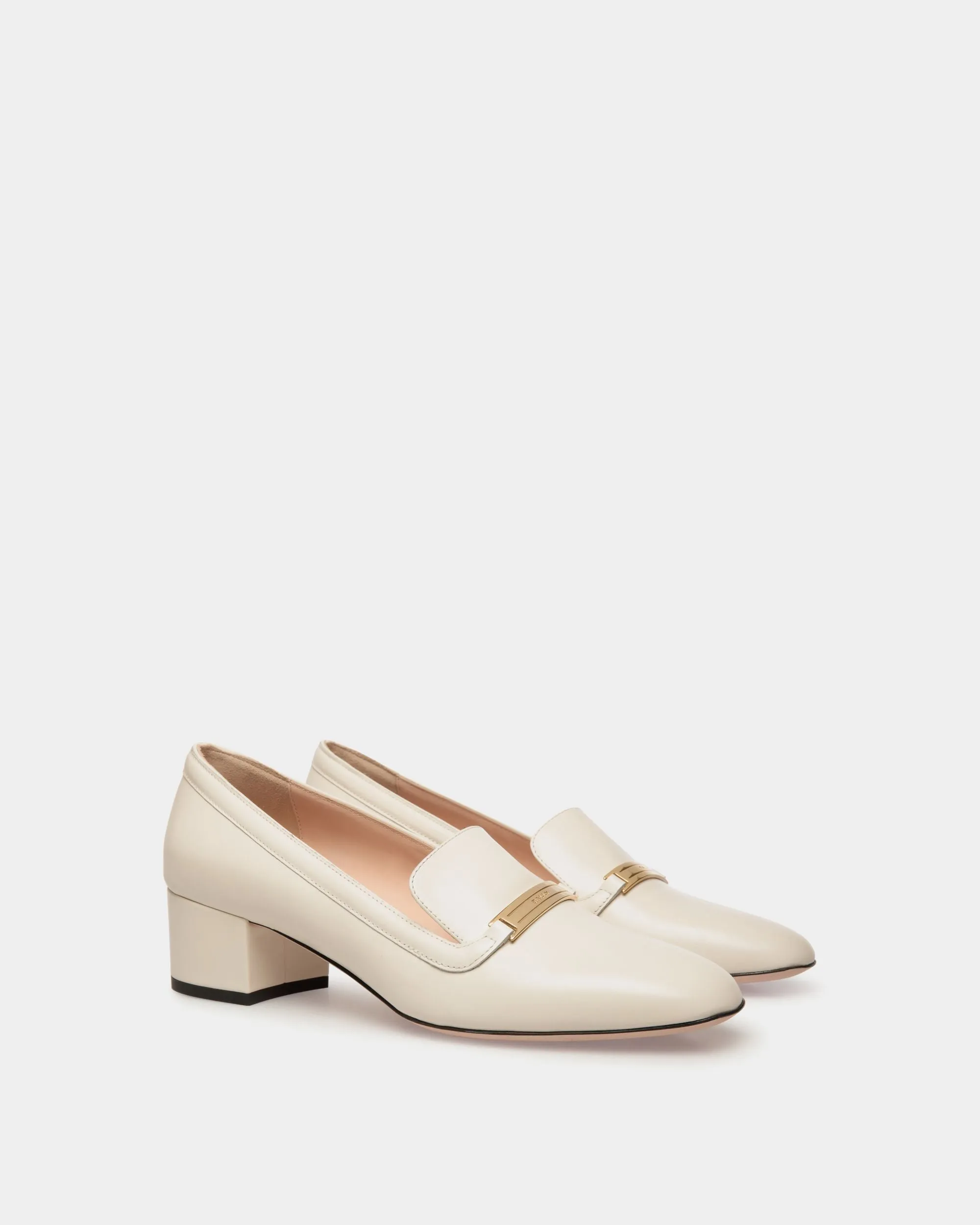 Deco Pump in White Leather