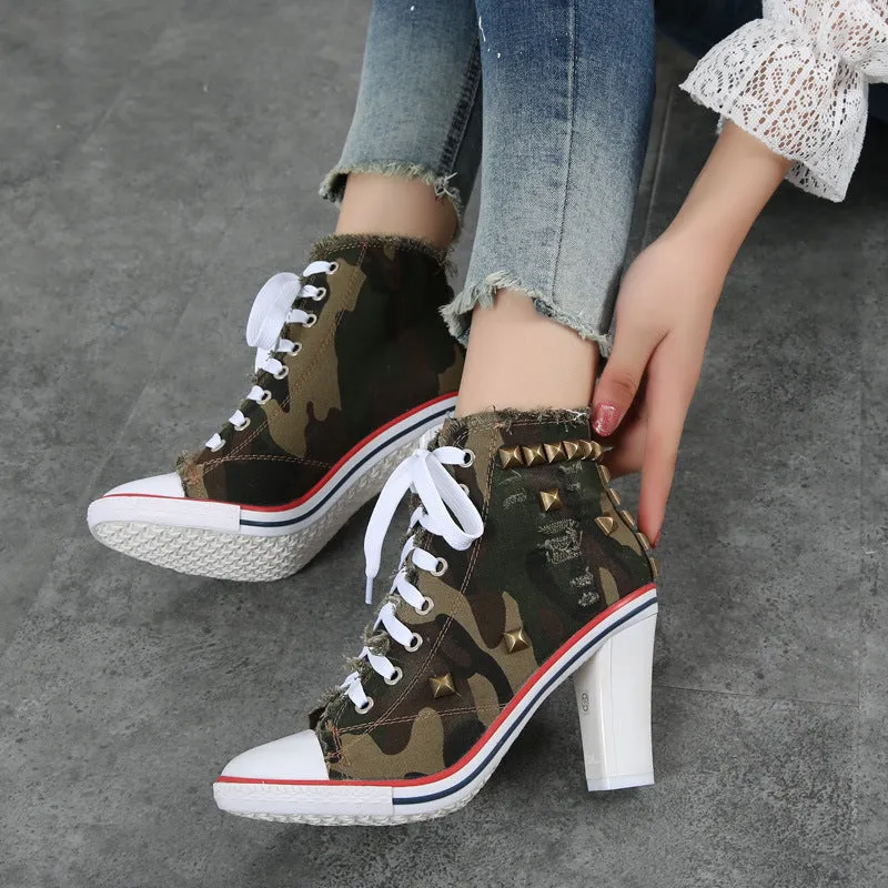 Denim Chic Canvas Sneakers: Stylish & Comfy