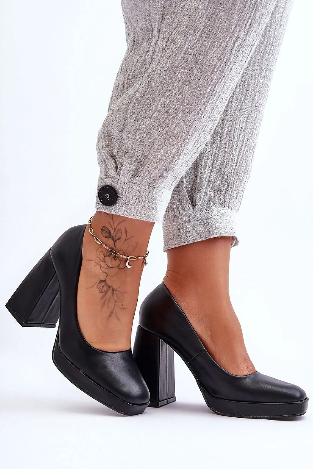 Elegant Sleek Timeless Heel Pumps