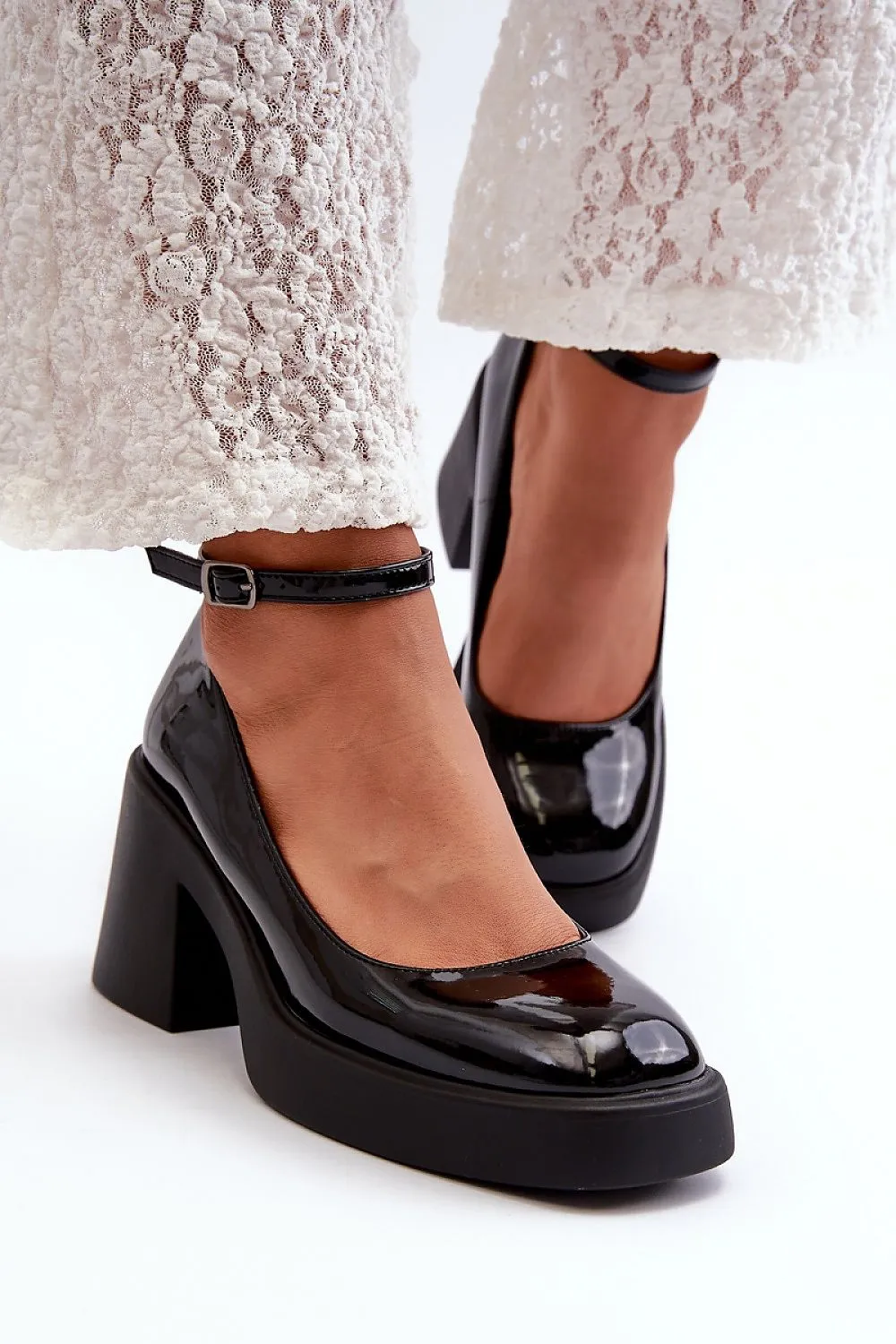 Elegant Sleek Timeless Heel Pumps