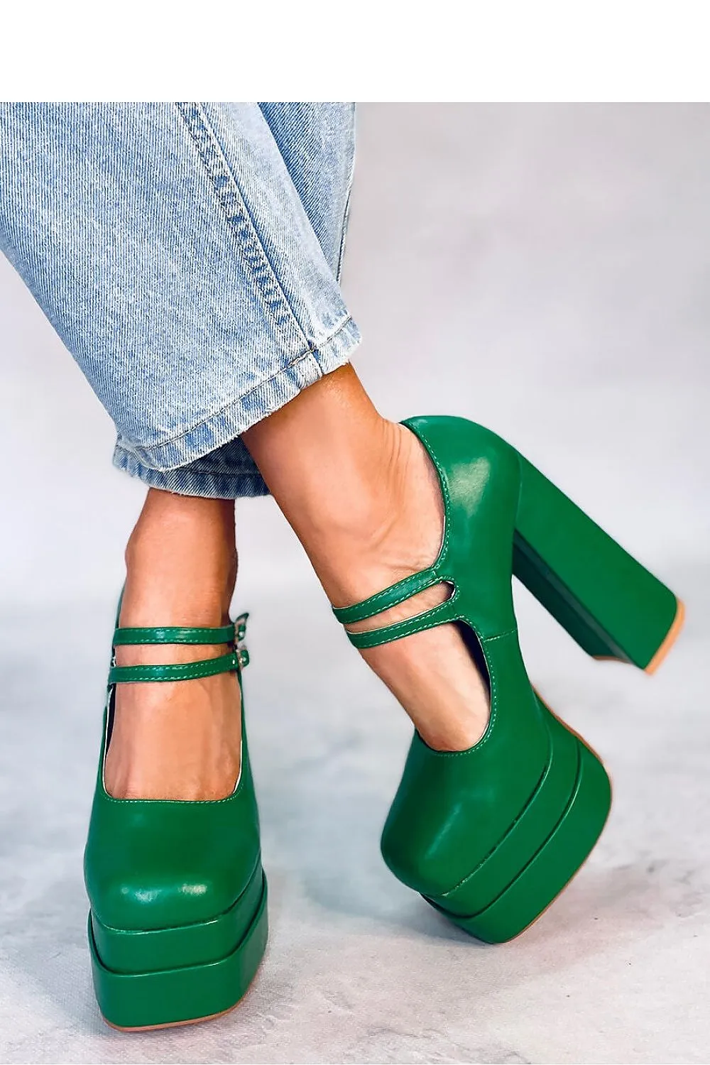 Elegant Sleek Timeless Platform Pumps