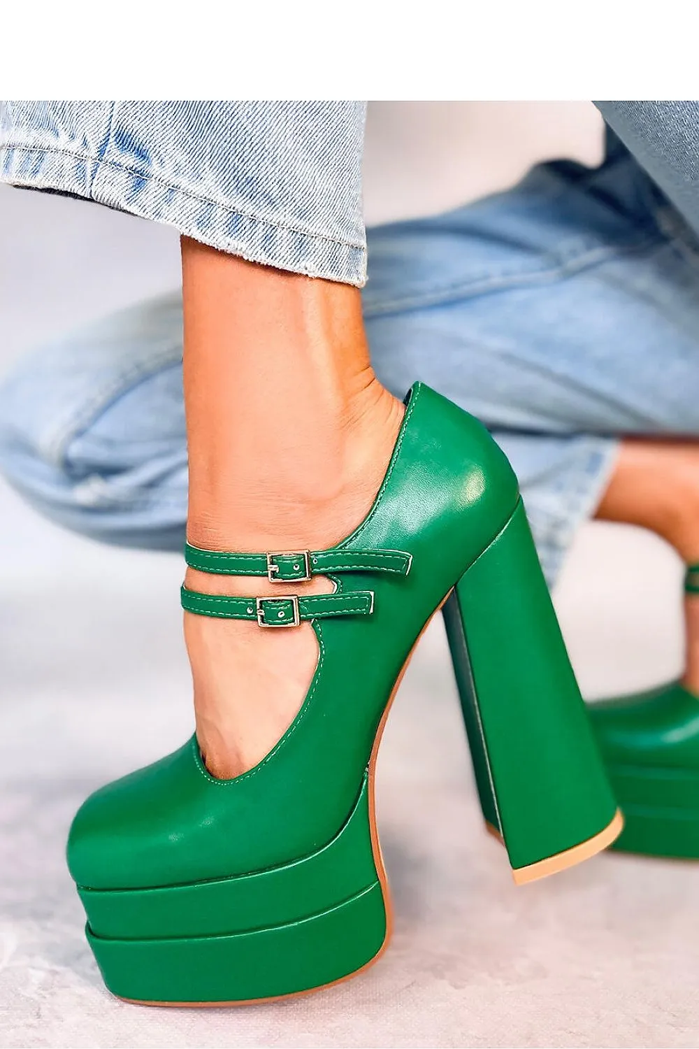 Elegant Sleek Timeless Platform Pumps