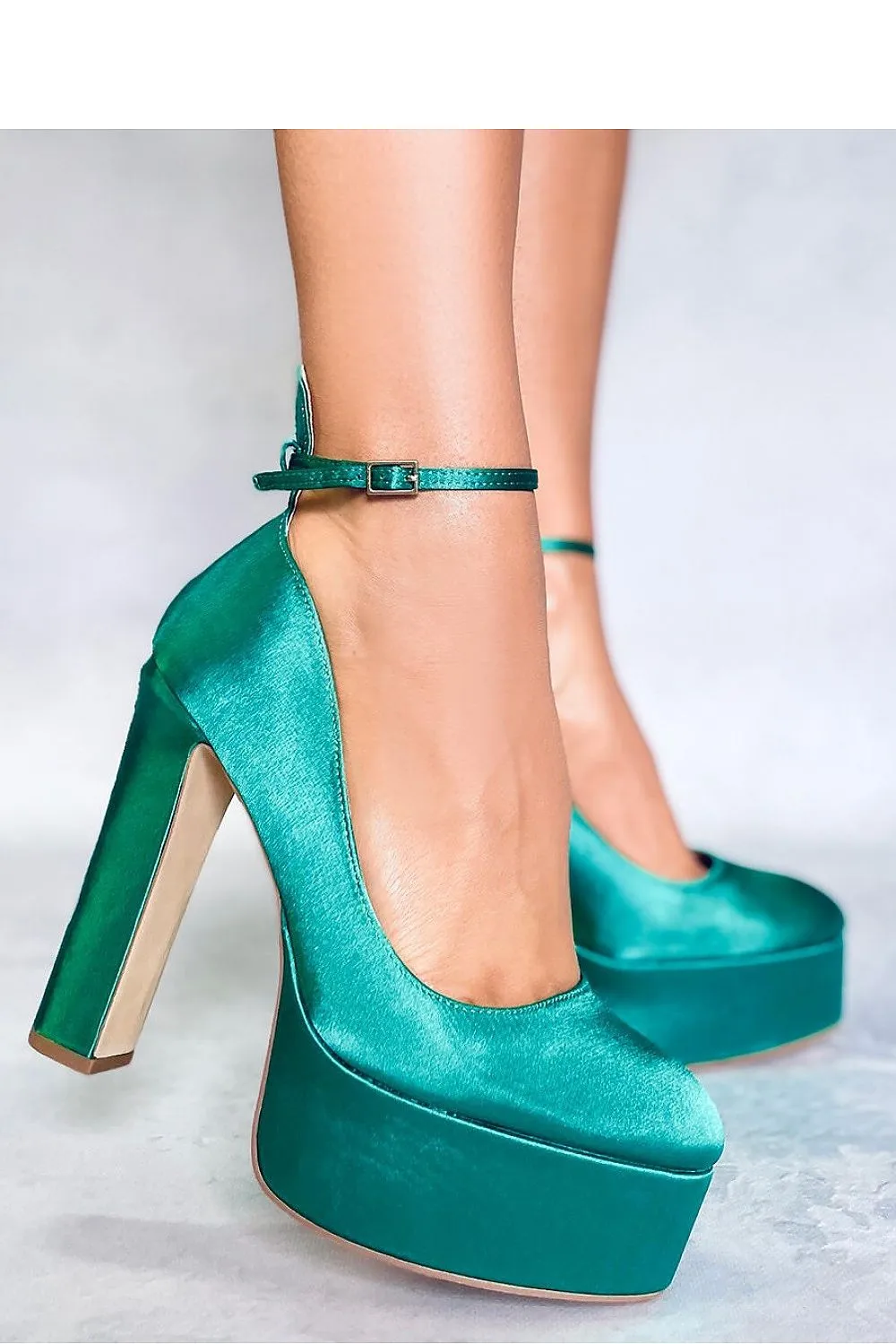 Elegant Sleek Timeless Platform Pumps
