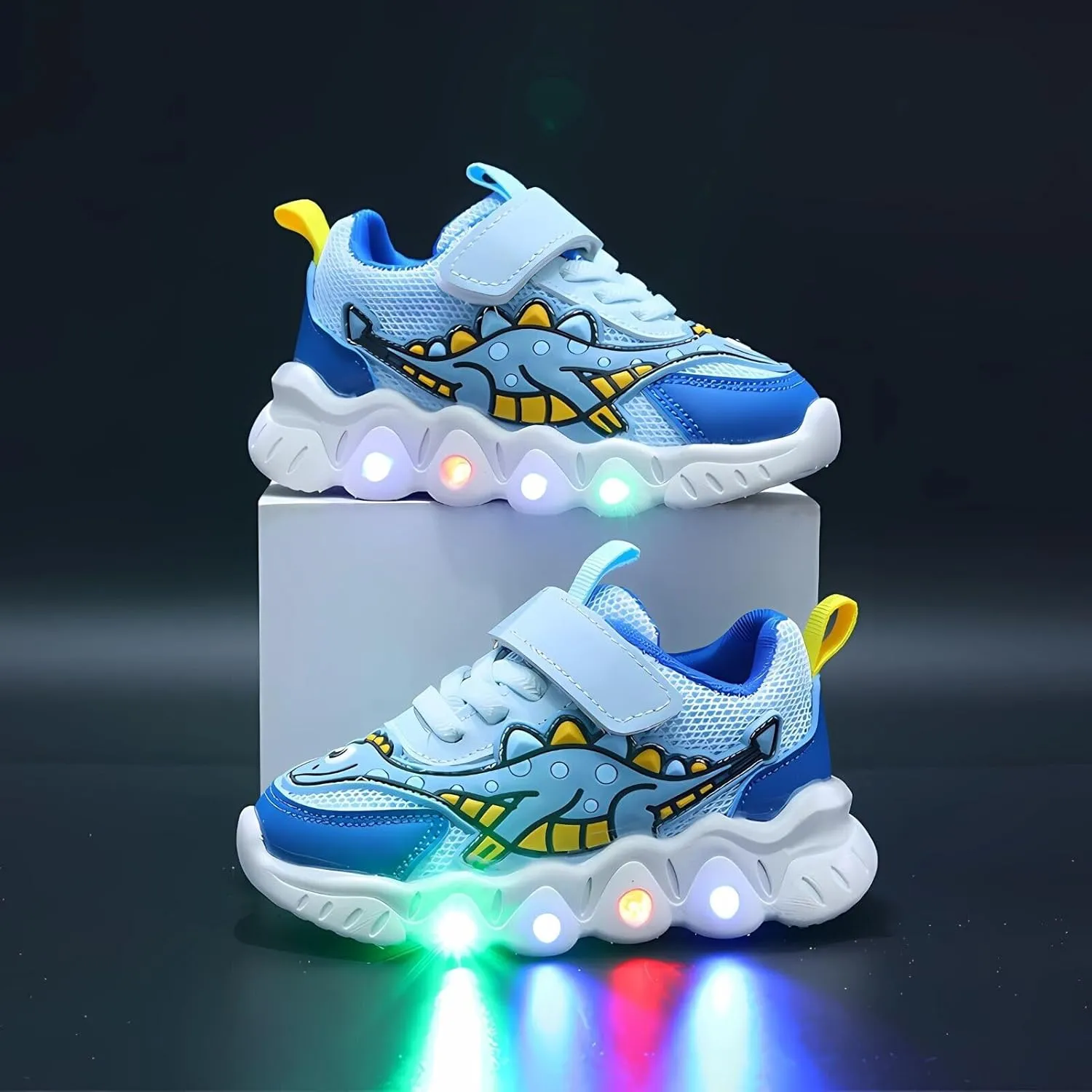 Kids LED Light Up Shoe Boys Girls Luminous Trainers Mesh Shoes Sports Casual Glow Fashion Flashing Athletic Sneaker Xmas