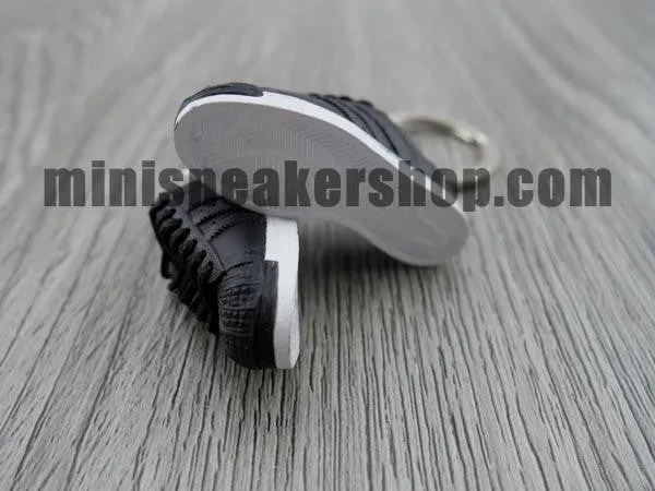 mini 3D sneaker keychains Superstar 2 Tokyo 35th (2005)
