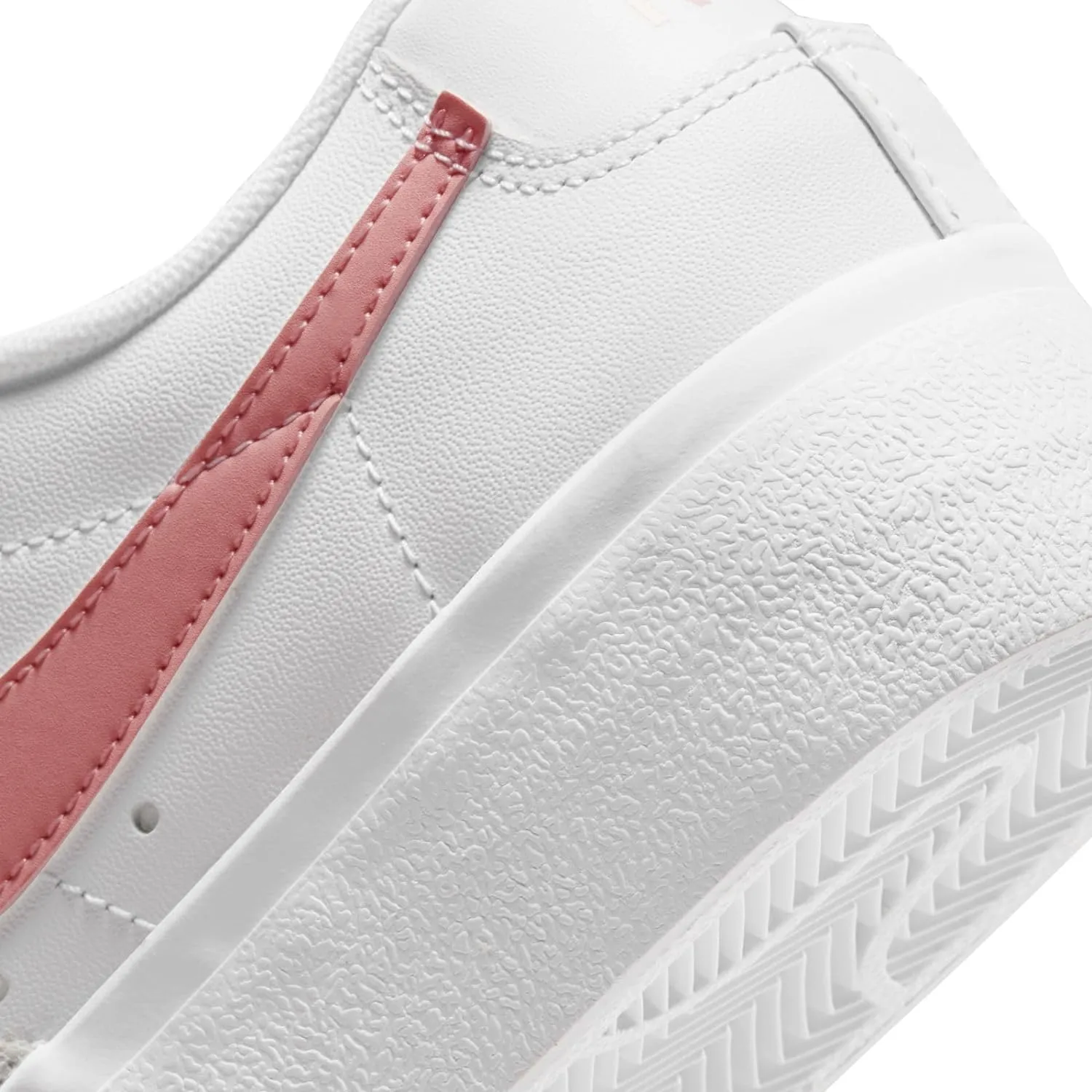 NIKE Women's Flex Supreme TR 5 Cross Training Shoe
