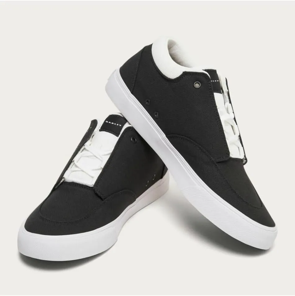 Oakley Men's Banks Low Canvas Sneaker Walking