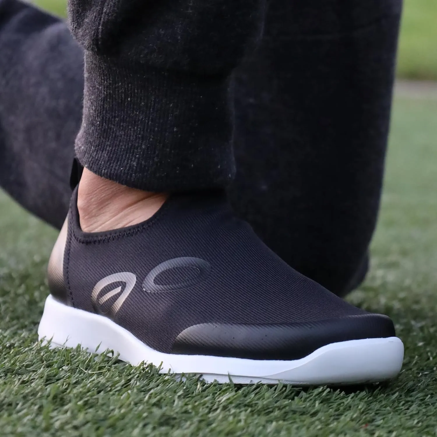 OOFOS OOmg Sport Low Recovery Shoe - Men’s