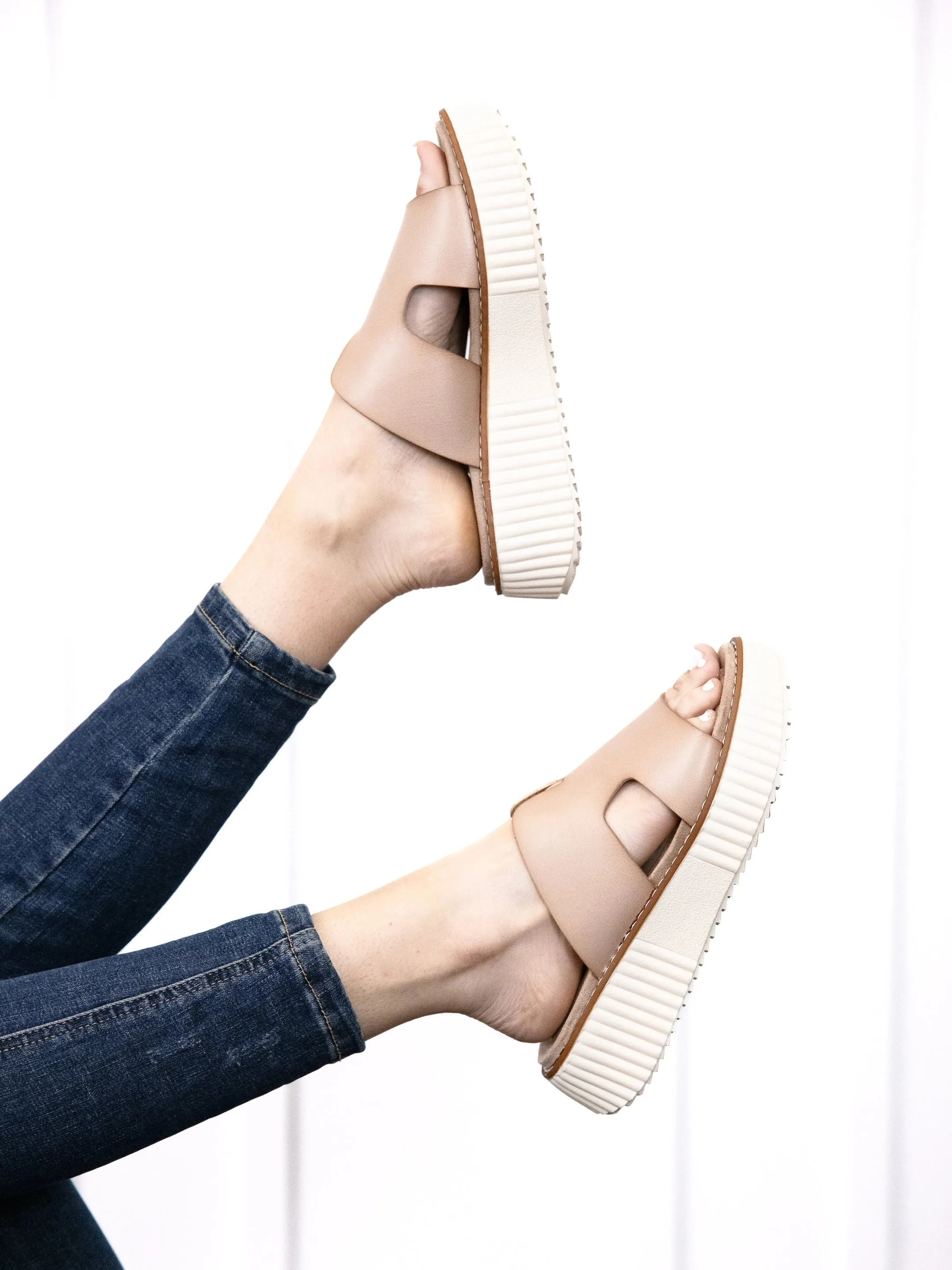 Pierre Dumas Sweet And Salty Women's Faux Leather Slide On Sandal