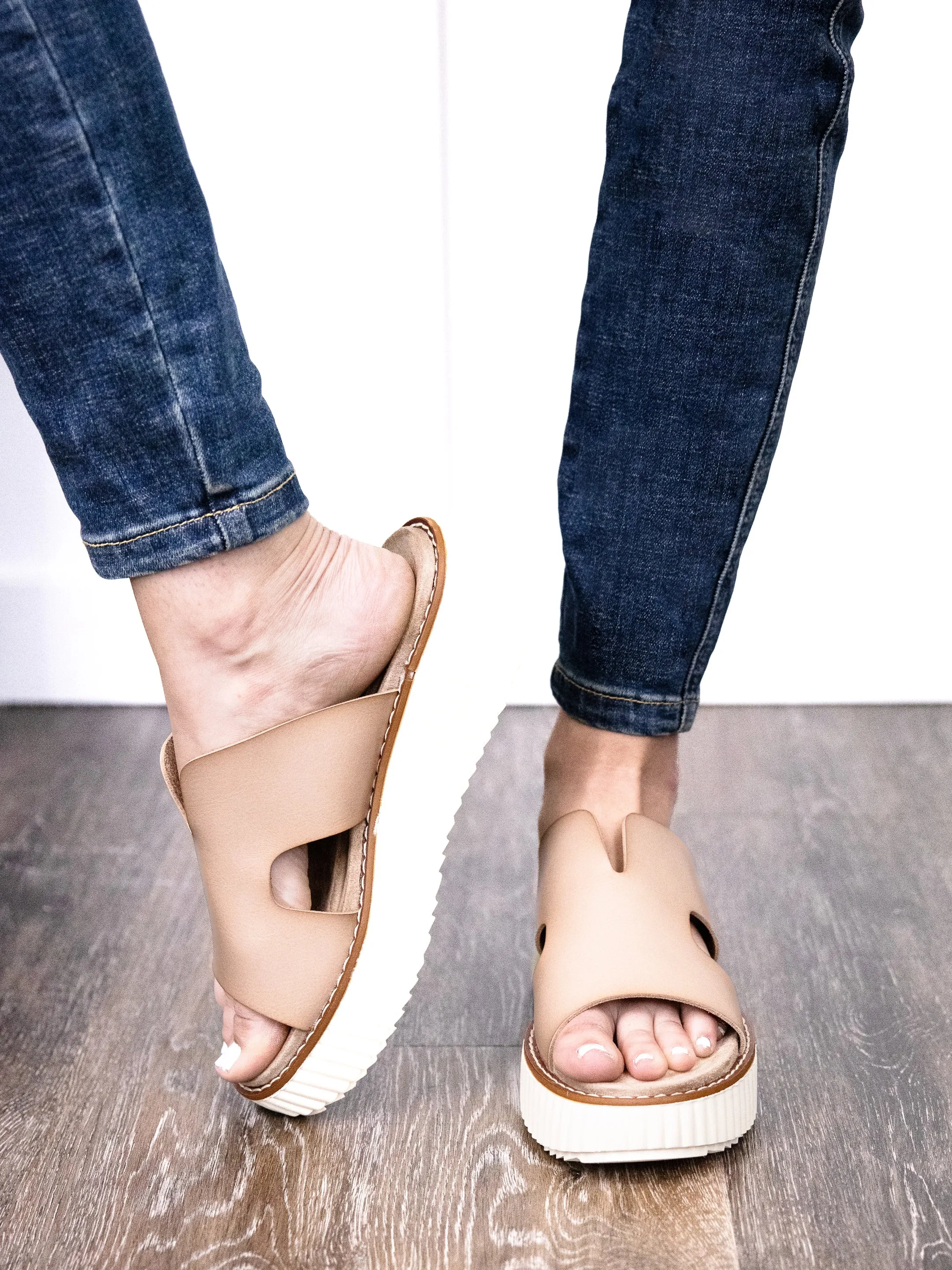 Pierre Dumas Sweet And Salty Women's Faux Leather Slide On Sandal
