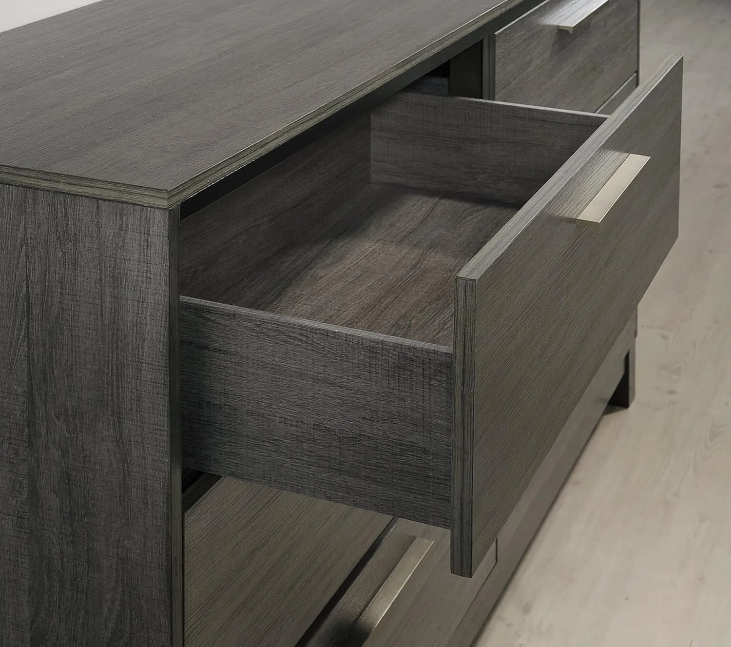 Roundhill Furniture Ioana 187 Antique Grey Finish Wood Bed Room Set, King Size Bed, Dresser, Mirror, Night Stand, Chest