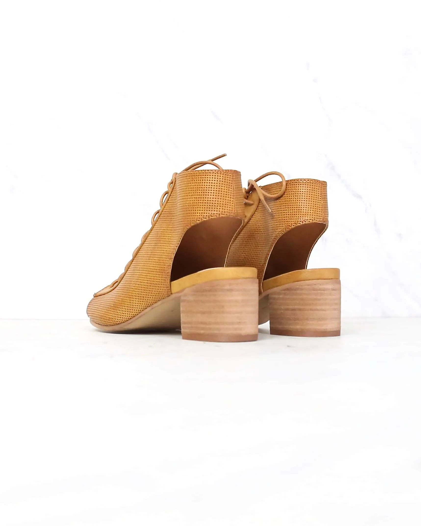 Sbicca - Hogan Minimal Lace Up Heel in Tan