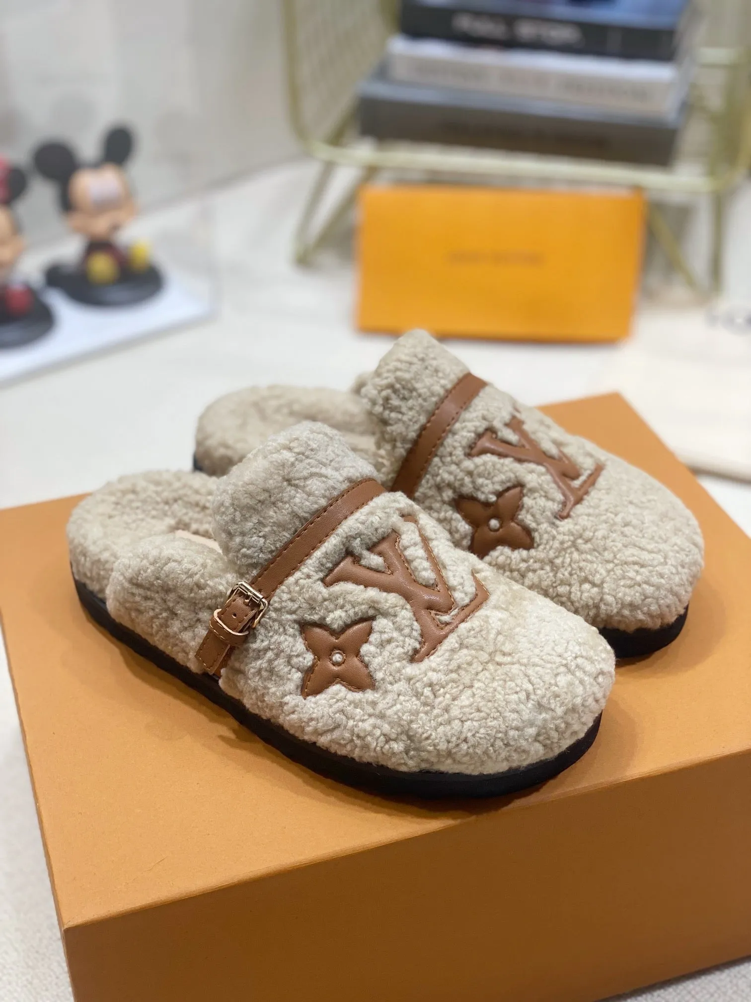 SE937 Winterbreak Flat Comfort Mule / Size5-11