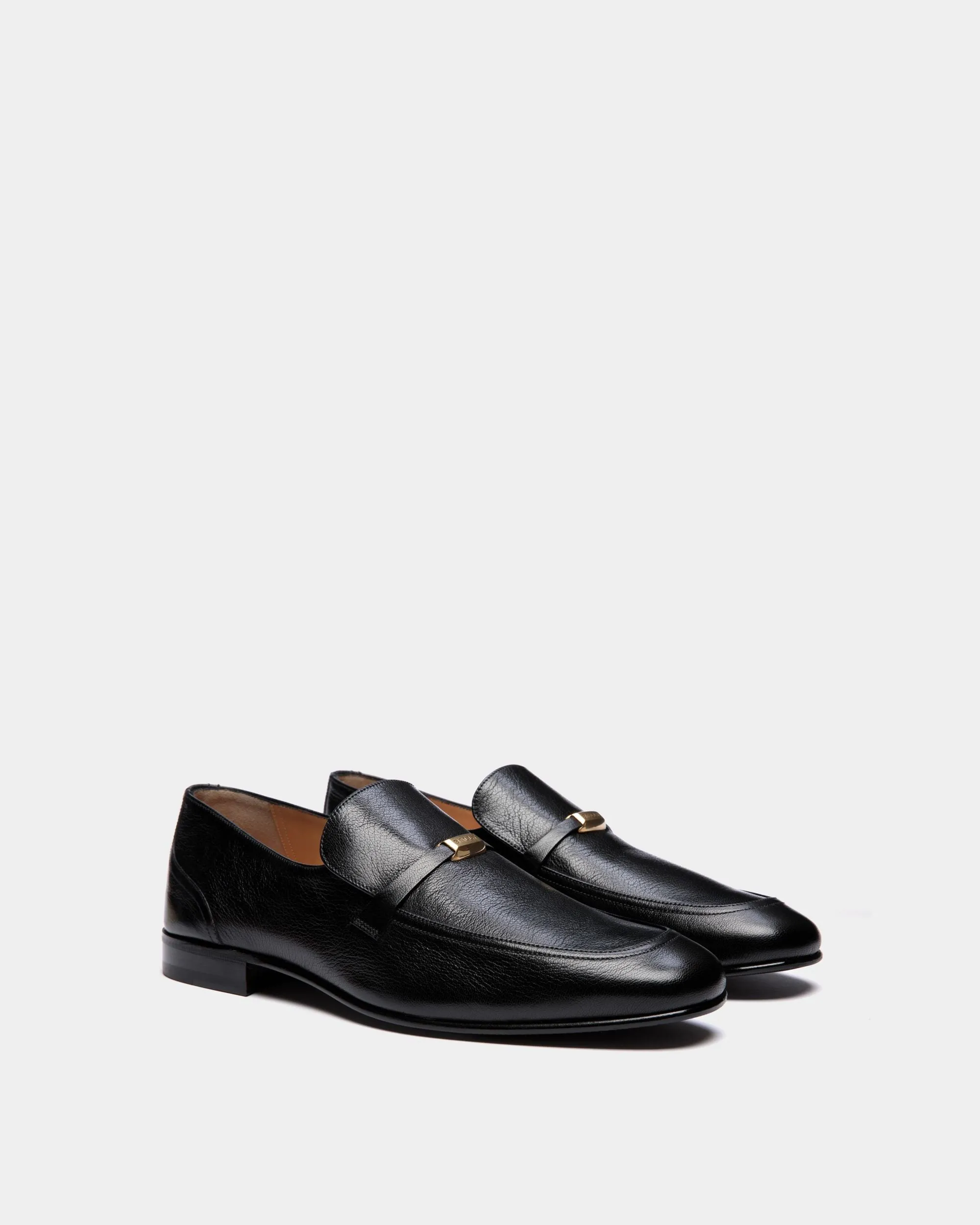Suisse Loafer In Black Grained Leather