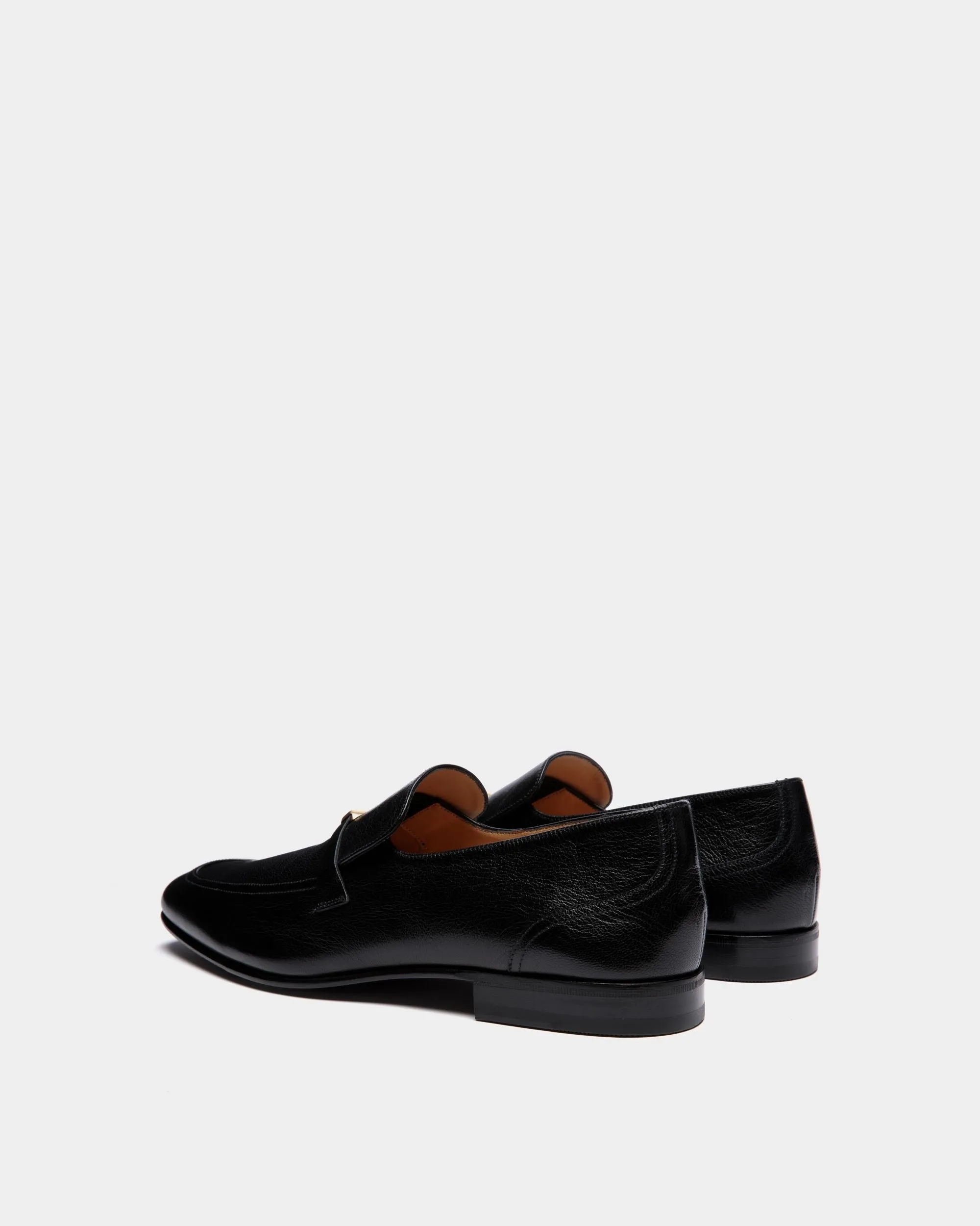 Suisse Loafer In Black Grained Leather