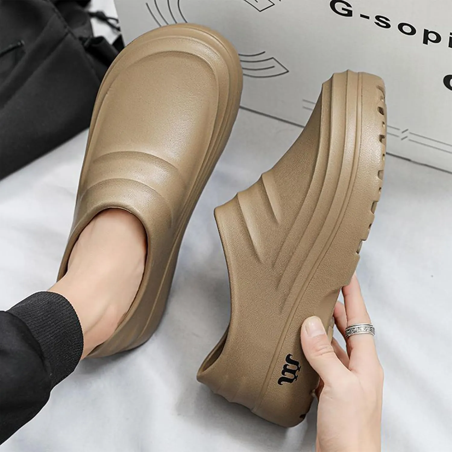 Unisex Chef Shoes Waterproof and Anti Slip，Armadillo Chef Shoes Lightweight Comfortable and Safe