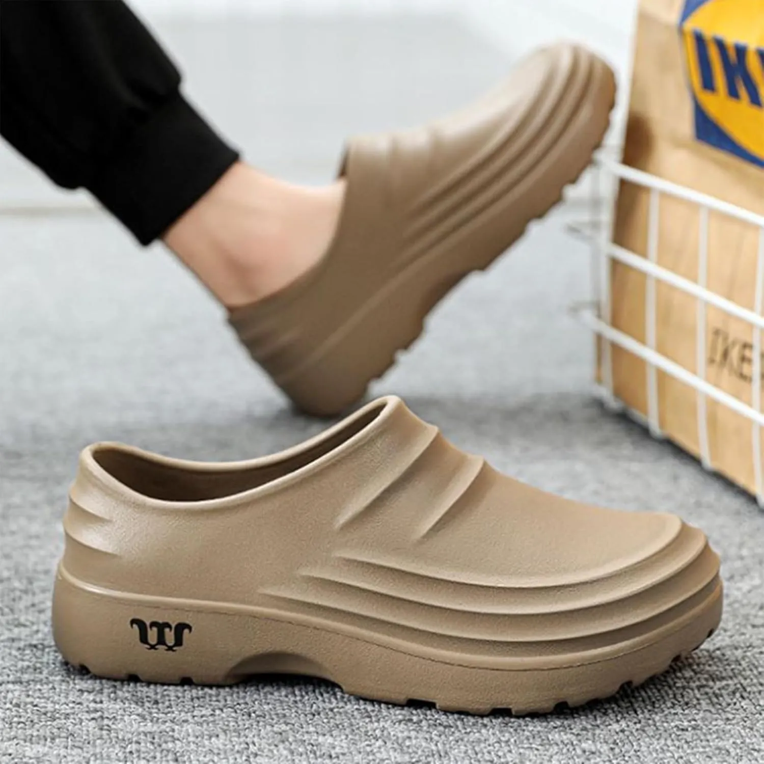 Unisex Chef Shoes Waterproof and Anti Slip，Armadillo Chef Shoes Lightweight Comfortable and Safe